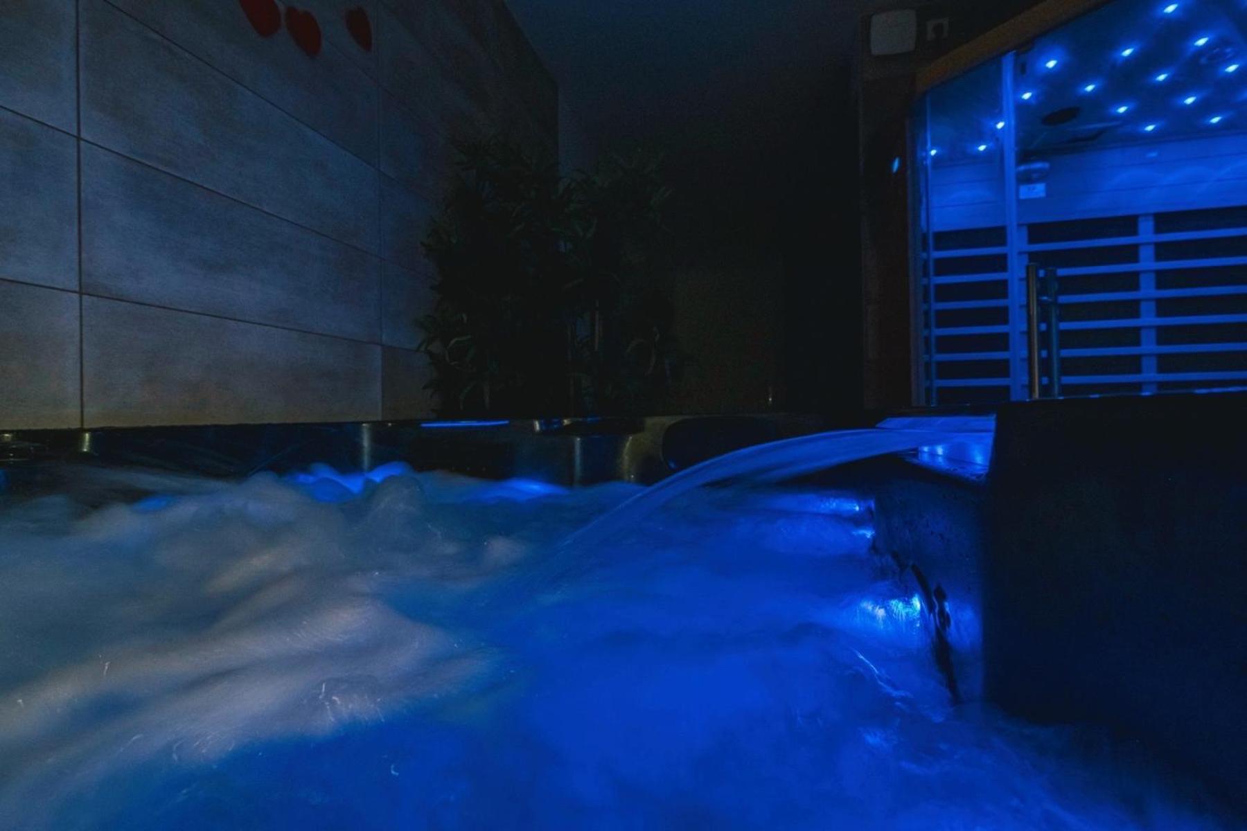 Spa Appartement O Temps Suspendu Reims Centre Sauna Et Jacuzzi Eksteriør bilde