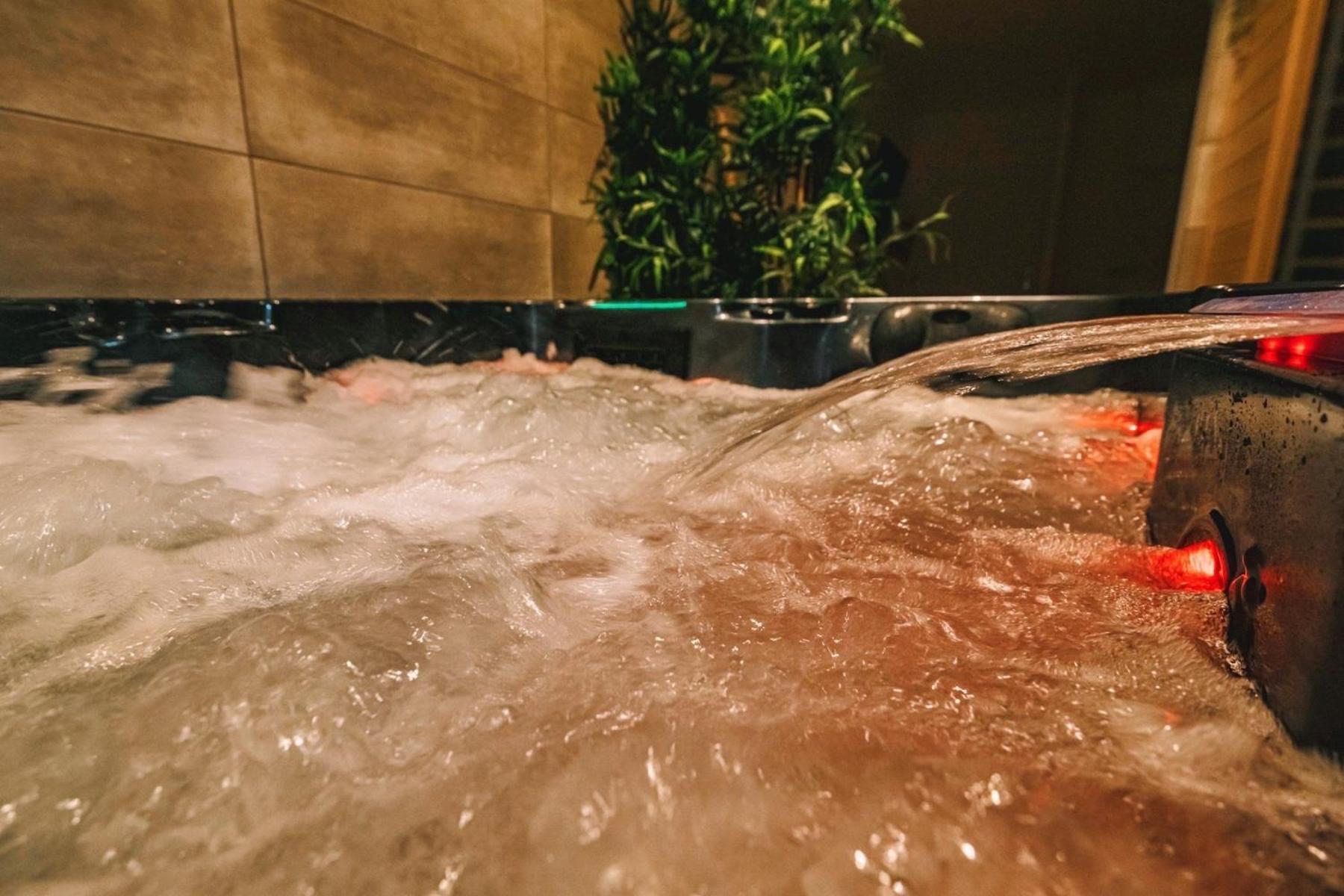 Spa Appartement O Temps Suspendu Reims Centre Sauna Et Jacuzzi Eksteriør bilde