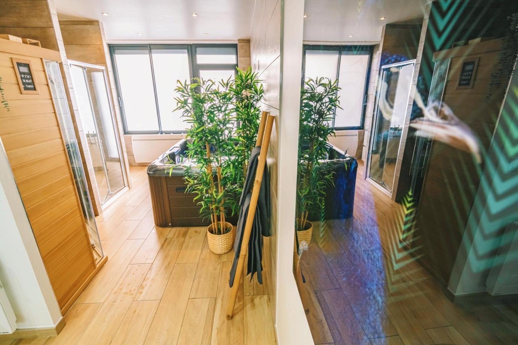 Spa Appartement O Temps Suspendu Reims Centre Sauna Et Jacuzzi Eksteriør bilde